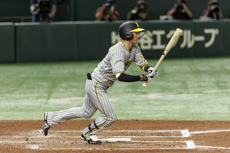 負傷離脱期間があった近本だが、リードオフマンの役割を全うしている　©Kiichi Matsumoto