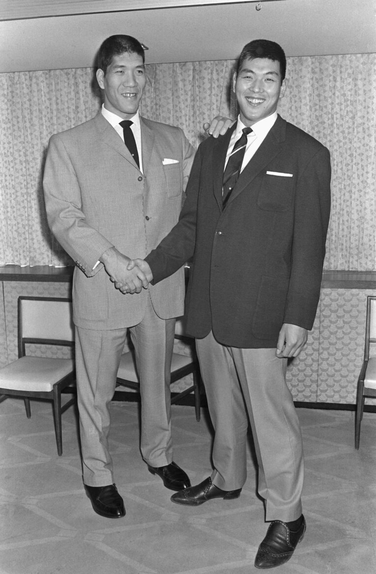 ジャイアント馬場にも見劣りしない体格の坂口征二。柔道からプロレスに転向して成功した第一人者だ　©JIJI PRESS