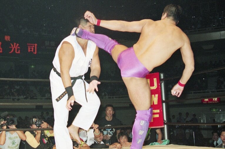 高田延彦vs北尾光司“衝撃のハイキックKO”はいかに生まれたか？ ／ photograph by 東京スポーツ新聞社