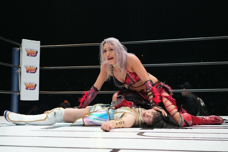 さくらあやはジュリアにフォール負けを喫した　©Essei Hara