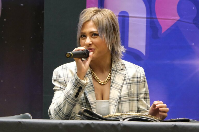 スターダム退団マッチで小波が“亡き戦友”木村花の技に込めた意味とは？ 対戦したジュリアは試合中に涙…「まだまだNEVER ENDです」(39)
