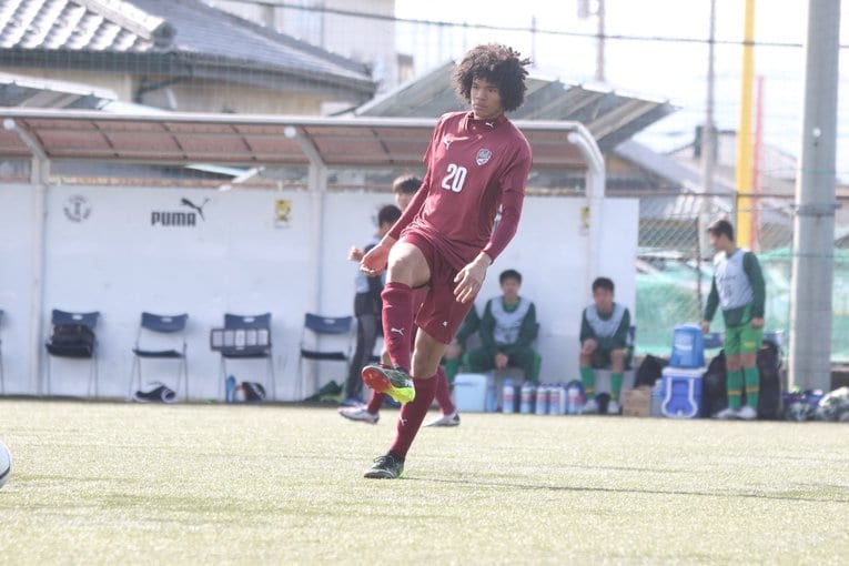 スケールの大きさを感じさせる尚志高DFチェイス・アンリ。早くも欧州から食指が動いている　©Takahito Ando