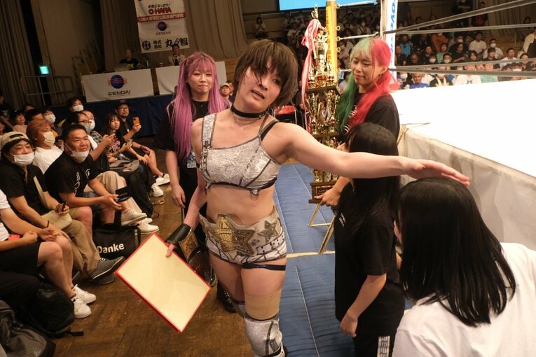 「見栄えなんて関係ない」人気女子レスラー・安納サオリが見せた“底知れないタフさ”…岩田美香戦前、母親に告げられた「勝つまで帰ってくるな」(75)