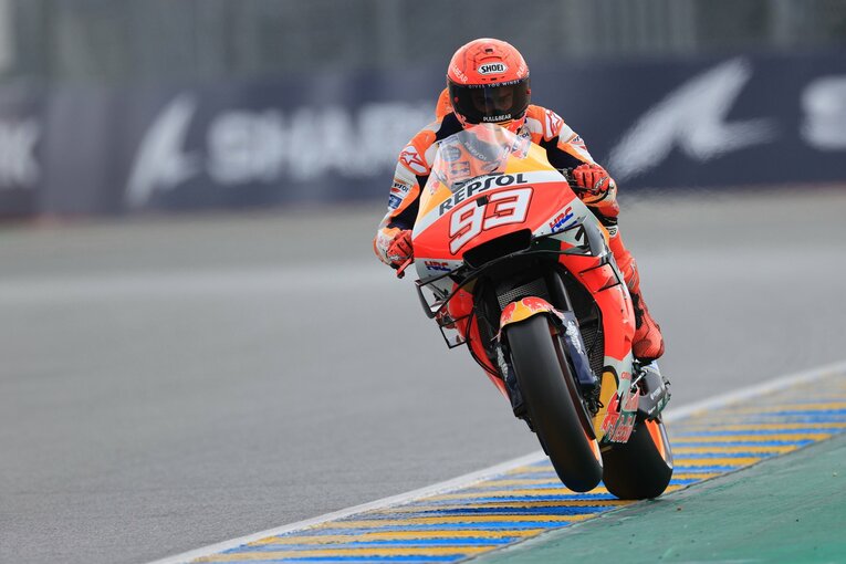 photograph by Satoshi Endo