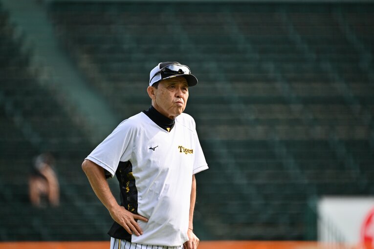 打たれた湯浅を容赦なく二軍に落とした岡田監督。日本シリーズの登録メンバーには入れるなど温情も？　©Hideki Sugiyama