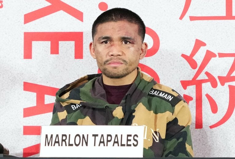 試合後のタパレス。顔のアザが両者の実力差を物語る　©Naoki Fukuda