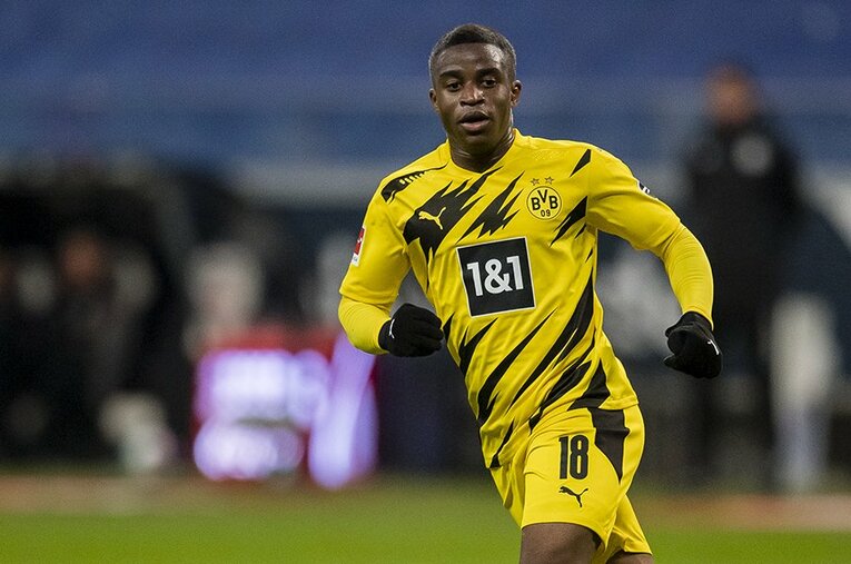 16歳ながら強豪ドルトムントで積極起用されるムココ。数年後、どんな成長曲線を描いているだろうか ／ photograph by Getty Images