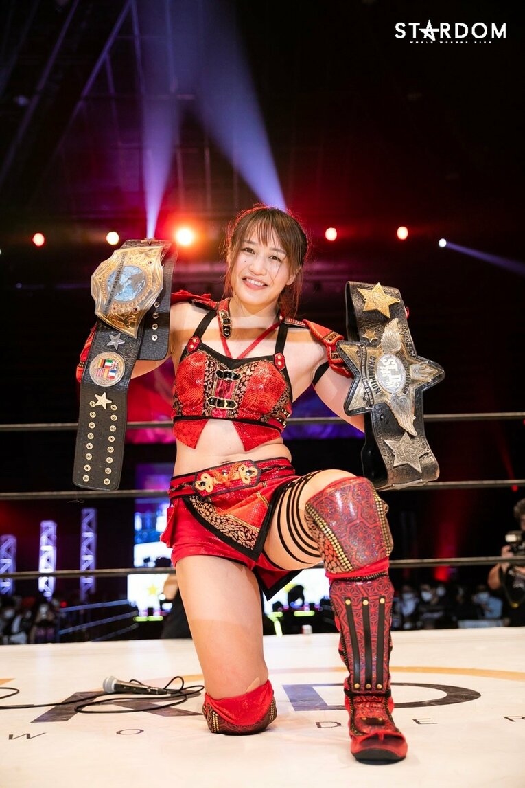 優勝を果たした朱里　©STARDOM