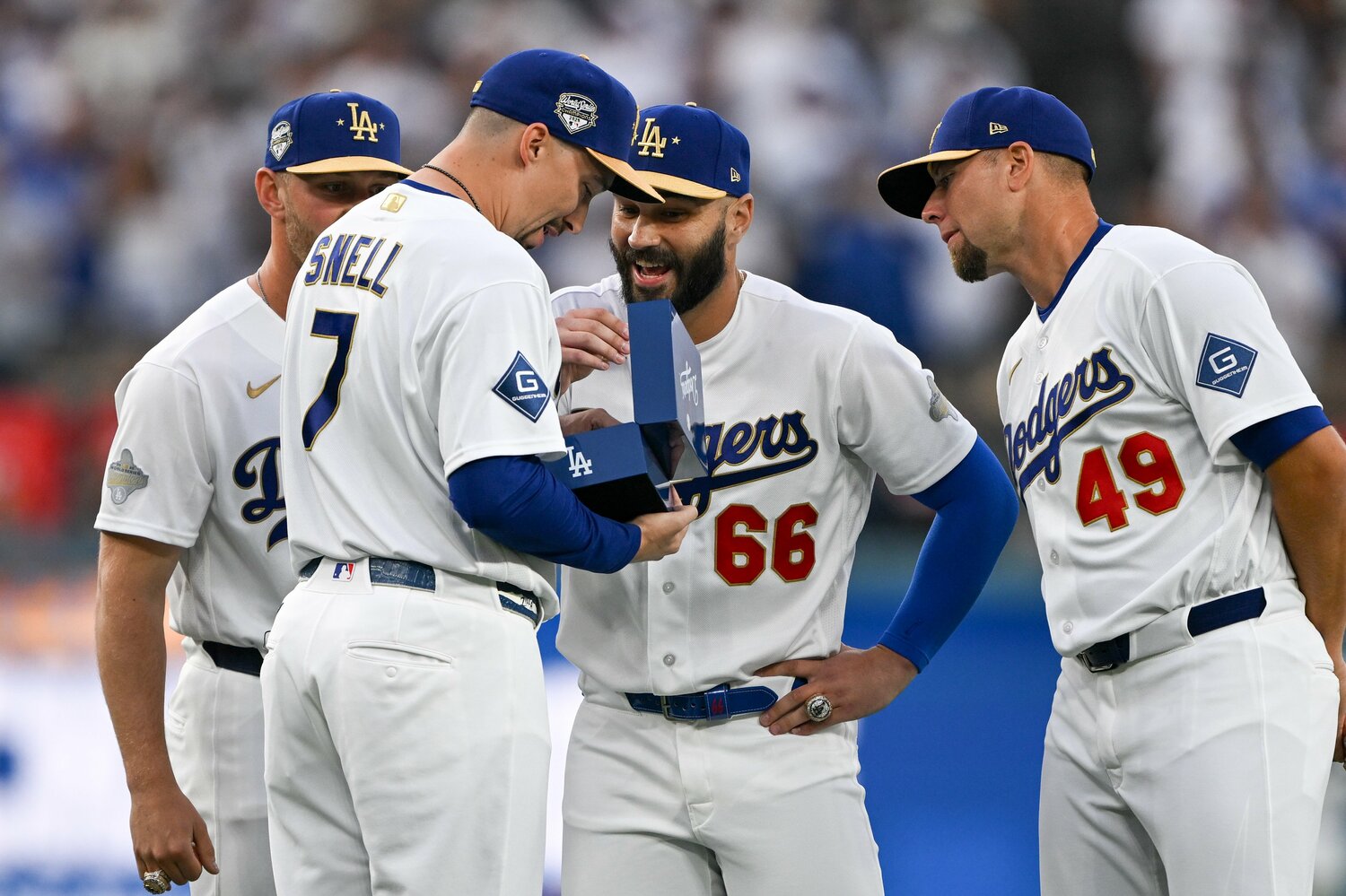 スネル、トライネンらと楽しそうなスコット ©Getty Images