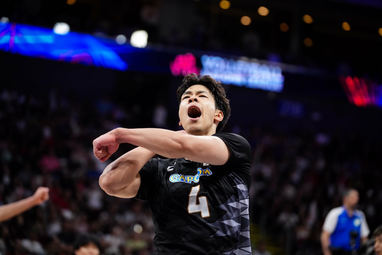 会場を大興奮させた宮浦健人の雄たけび ©︎Volleyball World