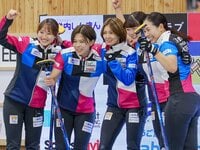 高木美帆、ケガで練習不足も圧巻の二冠！ 表彰台はライバル小平奈緒と