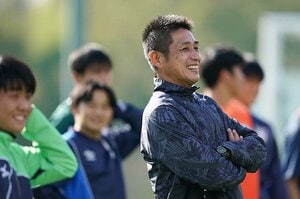 指導の原点は“ピクシーを叱ったベンゲル” 元名古屋GK伊藤裕二56歳が率いる中部大第一の挑戦「僕らが一番弱いんじゃないかな」