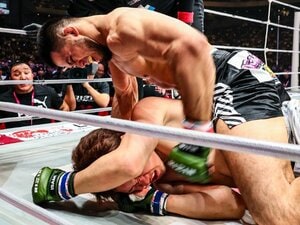 「骨を砕くような音がした」“朝倉未来を粉砕”シェイドゥラエフの壮絶パウンド地獄「至近距離で撮影…危険を感じた」カメラマンがとらえた決定的瞬間