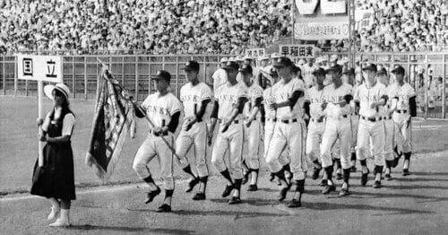 「都立の進学校」が甲子園出場の奇跡…“1980年の国立高校”はなぜ強かった?「新入生のうち3人は初心者」「じつは部存続の危機だった」エースの証言