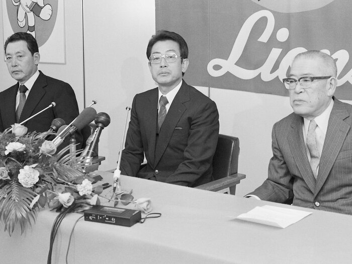 「拷問を受けているよう…」監督の退任決定→西武選手たちが大歓声でバンザイ…伊東勤（62歳）が今明かす「一番嫌だった」記憶とは？＜Number Web＞ photograph by JIJI PRESS