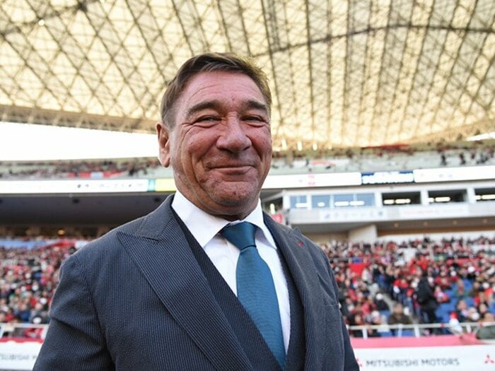 風間八宏「サッカーはお前らがやるものだ」　名波浩の辞任、愛されミシャのハグ…Jリーグ監督の言葉＜Number Web＞ photograph by Getty Images