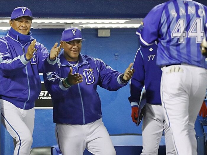 ラミレス監督がデータ偏重を止めた？コーチ陣が話す「オープンな関係」。＜Number Web＞ photograph by Kyodo News