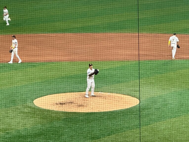 松井投手のメジャー初登板。（SNSの画像をみると）めちゃくちゃ緊張している表情だった