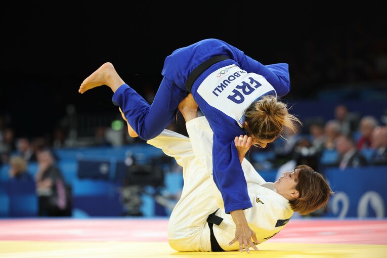 五輪の舞台で世界に衝撃を与えた角田の巴投げ　©Tetsuya Higashikawa/JMPA