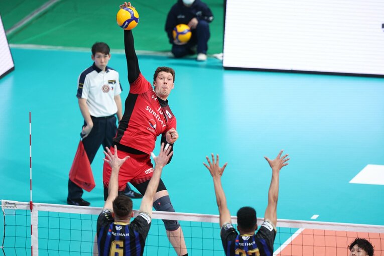 218cmの圧倒的な高さで優勝に貢献したムセルスキー　JVL