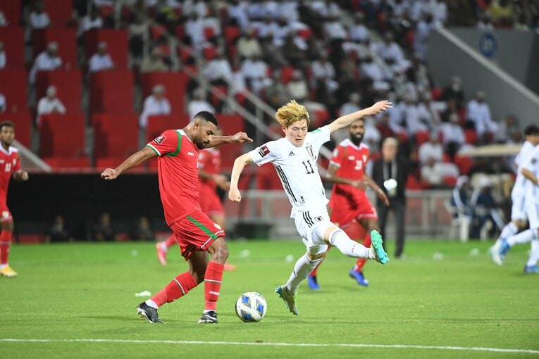 南野に代わって途中出場した古橋　©JFA