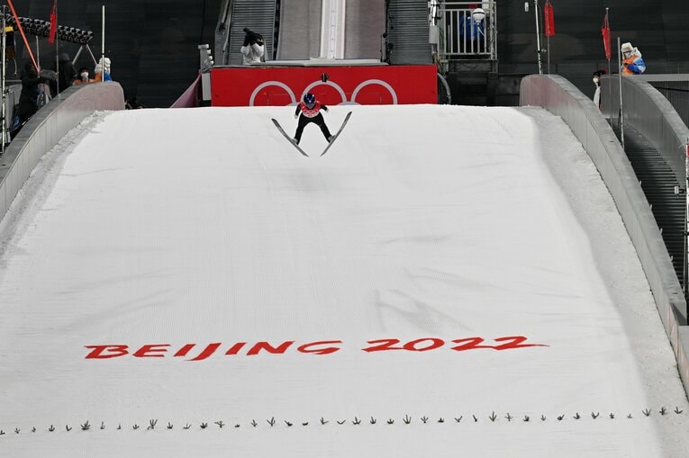 高梨沙羅は極限の精神状態のなかでも、K点超えのジャンプを見せた　©Naoya Sanuki/JMPA