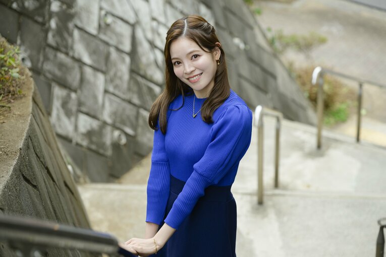 三宅絹紗アナ　©Hirofumi Kamaya