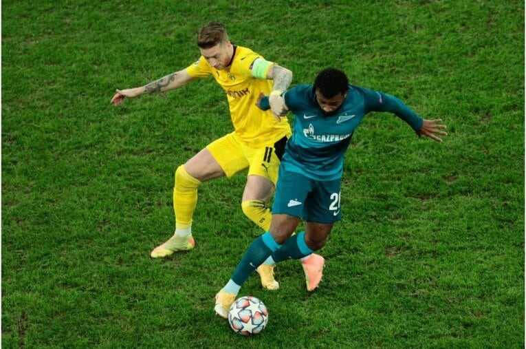 「15歳にして計344ゴール」で年齢詐称疑惑も　ドルトムント16歳ムココ、寮住まいでも潜在能力は特大(4)