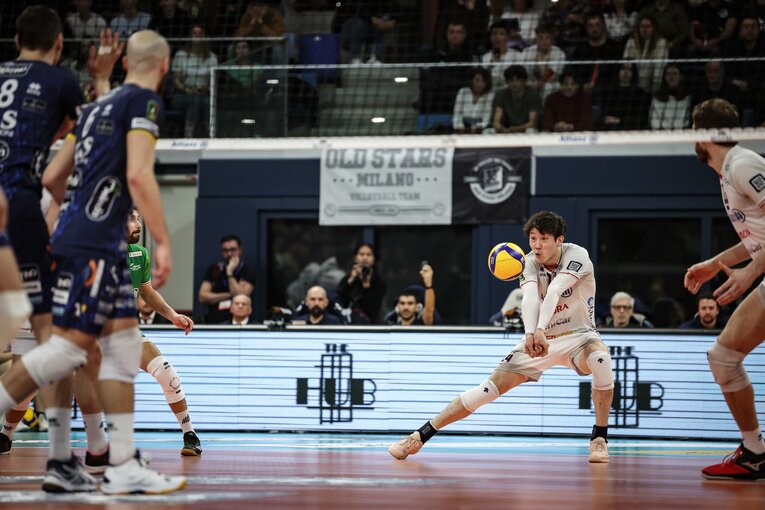 サーブレシーブ　©Takahisa Hirano