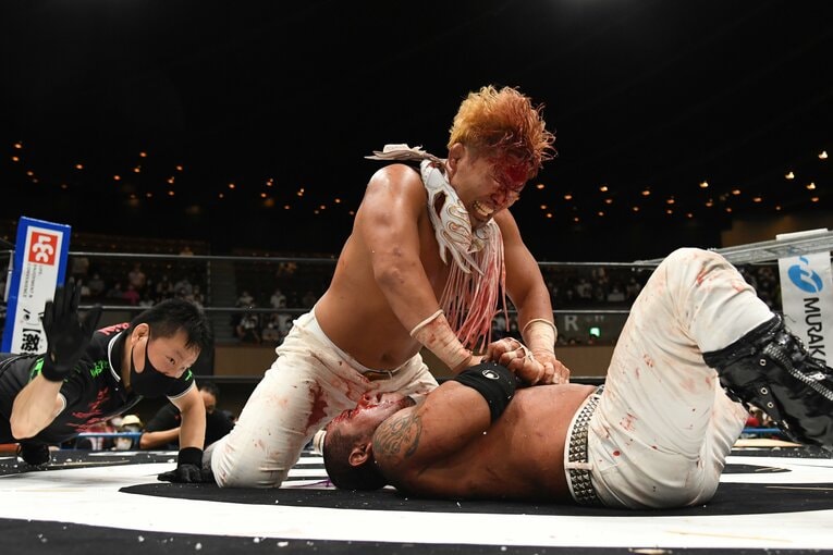 「死んでもいい覚悟なんていらねぇんだよ！」葛西純はエル・デスペラードに何を伝えたのか？ カメラマンが激写した“血と熱狂の23分30秒”(53)