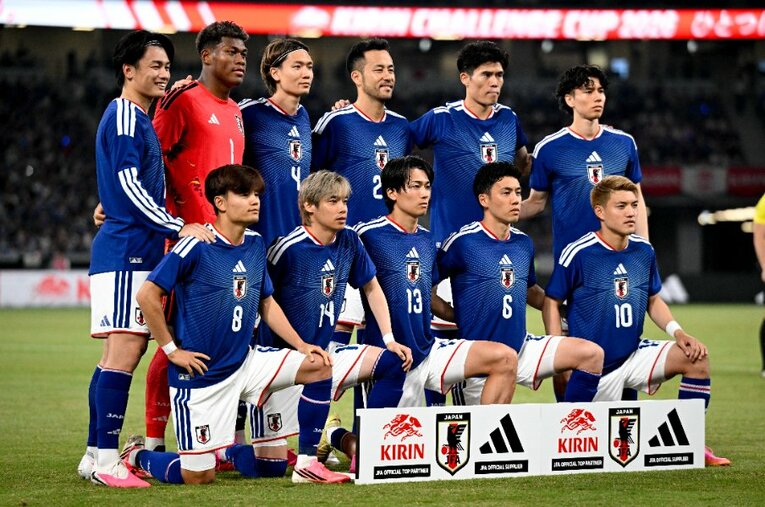 アイスランド戦で先発した11人。遠藤航、板倉滉、冨安健洋らのコンディションが確認されたほか、吉田麻也のセレモニーも行われた ／ photograph by Asami Enomoto