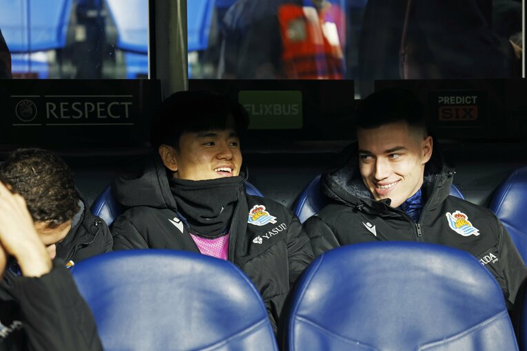 【映像に映らないタケクボの素顔／全13枚中の6枚目】楽しそうに談話中。その後……　©Daisuke Nakashima