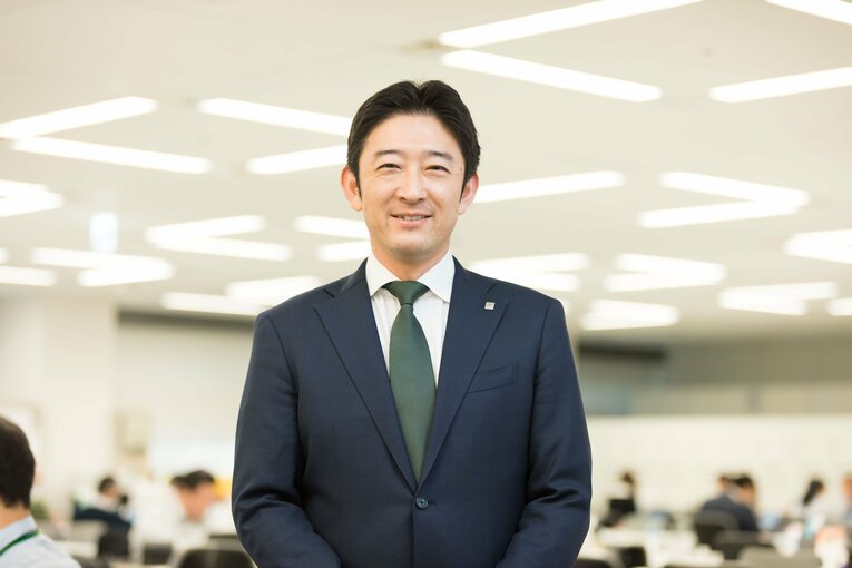 東大野球部出身の佐藤隆史（1999年卒業・浦和・49歳）。三菱商事入社後、44歳でローソンストア100の代表取締役社長に