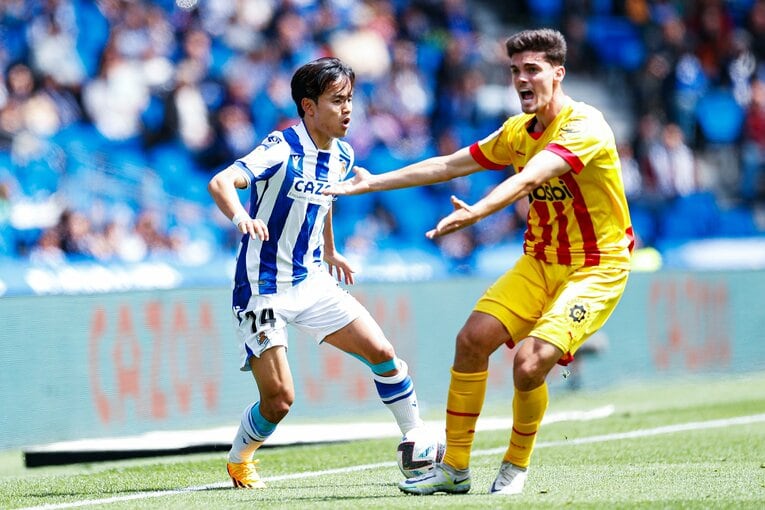 久保建英PK獲得＋シルバに絶妙アシストもドローに落胆　だが翌朝「クボ表紙の新聞」を持った地元のおじさんが…カメラマンは見た(69)