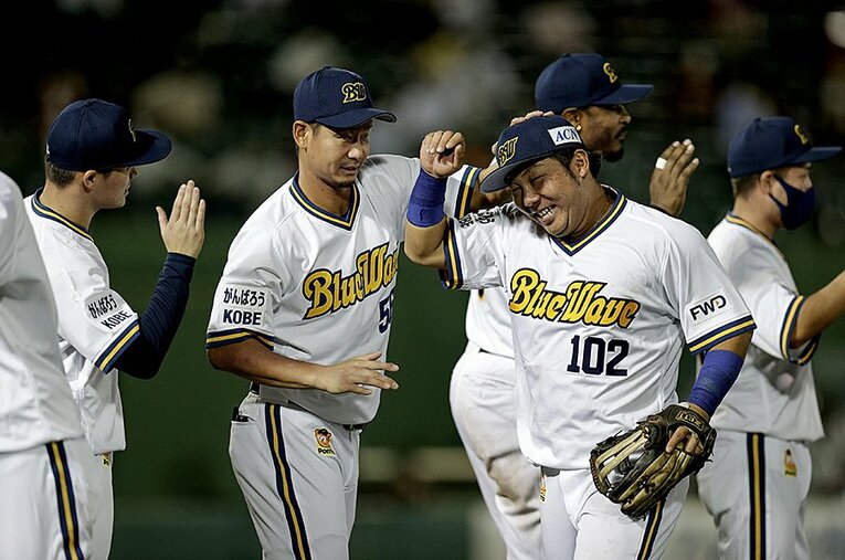 初打席初ホームランを放った大下。中嶋監督代行も求めていたという明るいキャラクターはオリックスにどんな効果をもたらすか ／ photograph by Kyodo News