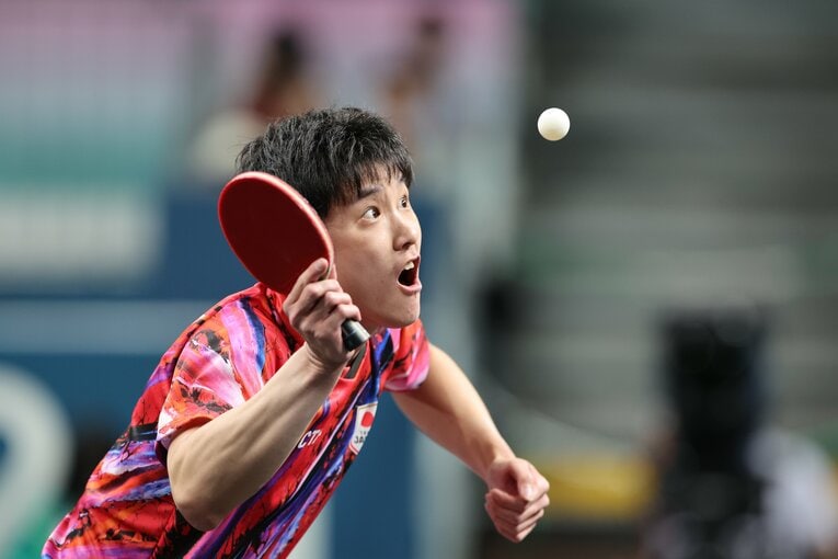 男子卓球団体戦準決勝、スウェーデン戦の張本智和　©︎Tetsuya Higashikawa/JMPA