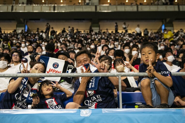 大阪の観客　©Asami Enomoto