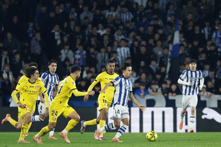 久保には複数のマークがつくのが分かる　©Daisuke Nakashima