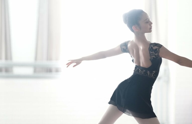 ロシアの名門・ボリショイバレエ学校から帰国した梶川陽菜さん（18歳）©︎Akito Iwamoto