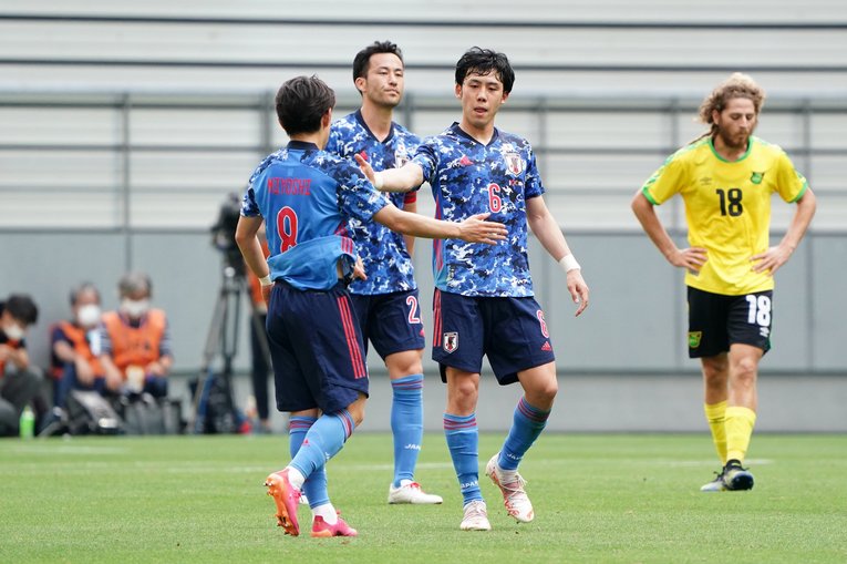 吉田、遠藤、そして酒井を6月シリーズから組み込んでチーム作りを進めた©Getty Images