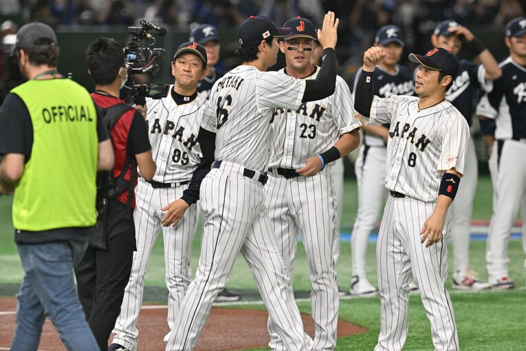 侍ジャパンで日本ハム時代の同僚、大谷翔平と“再会”。仲良しカット多数　©Naoya Sanuki