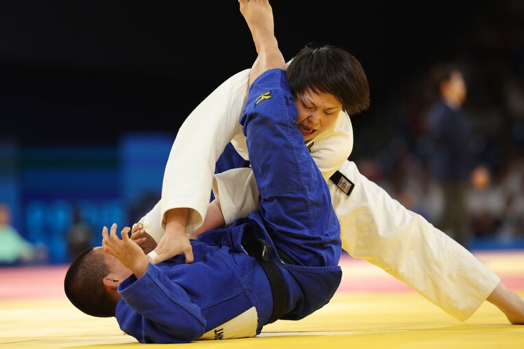 混合団体戦、2回戦スペイン戦の高山莉加　©Tetsuya Higashikawa/JMPA