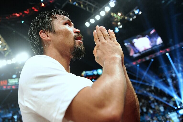 2012年6月、ティモシー・ブラッドリーに不可解な判定で敗れたパッキャオ