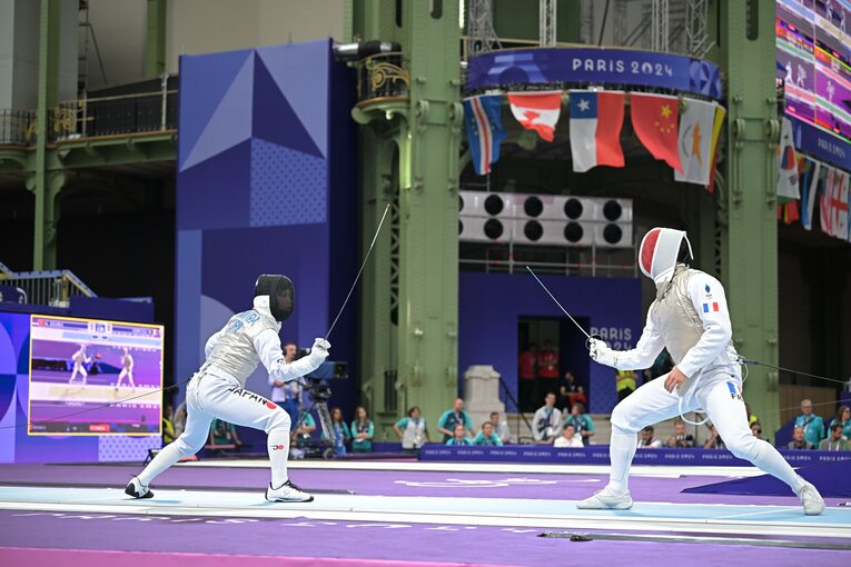 男子フルーレ個人準々決勝、飯村一輝vs.マキシム・ポティ　©Takuya Kaneko/JMPA