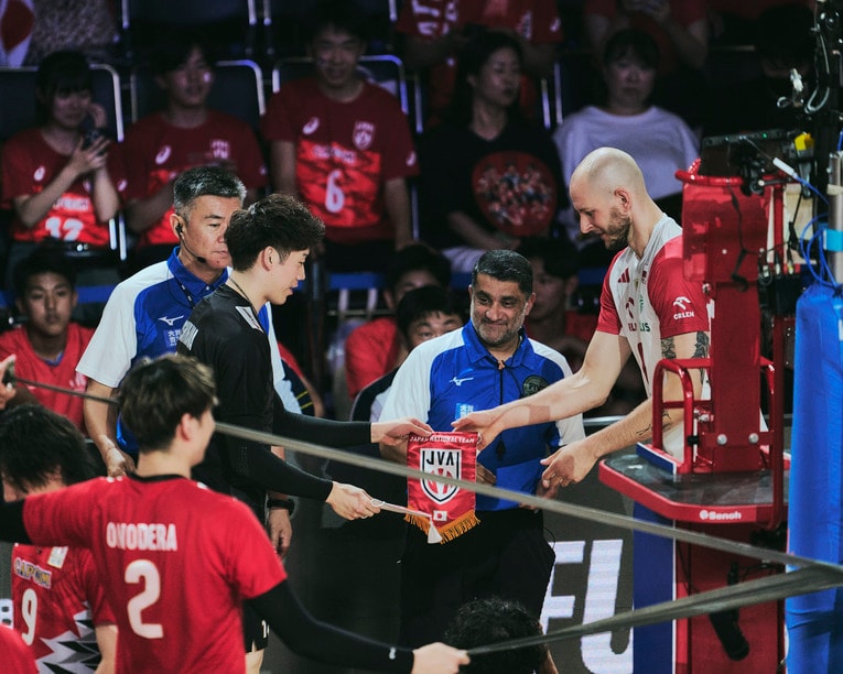 リベロが着用した“黒ユニ”で登場した石川祐希（VNLポーランド戦）©︎Yuki Suenaga