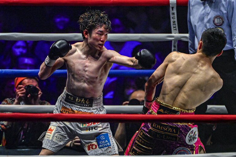 寺地拳四朗vs.ユーリ阿久井政悟。3月13日、両国国技館　©Takuya Sugiyama