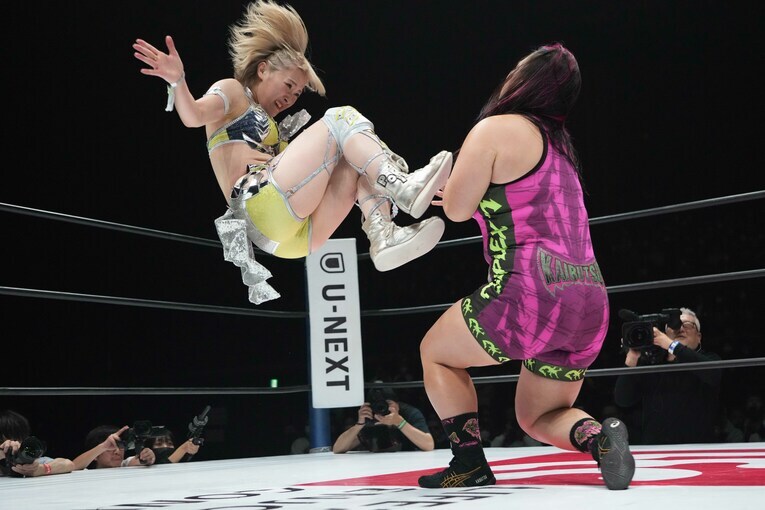 昨年夏、シングルマッチで対戦した橋本千紘と再び邂逅　©Essei Hara