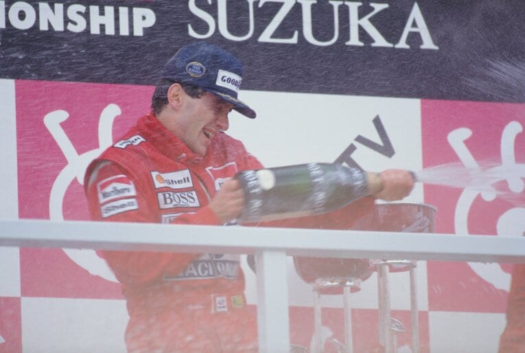 1988年日本GP、シャンパンファイトでのセナ　©Sports Graphic Number