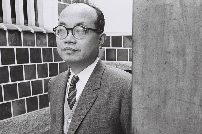 生まれ故郷の倉敷市を訪れた際の大山康晴十五世名人 ／ photograph by Masahiko Ishii