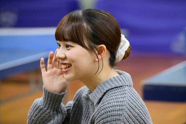 青学大3年生で、Tリーグでもプレーするカットマン・小林りんご【スワイプするとそのほかの写真もご覧になれます】　©Hirofumi Kamaya